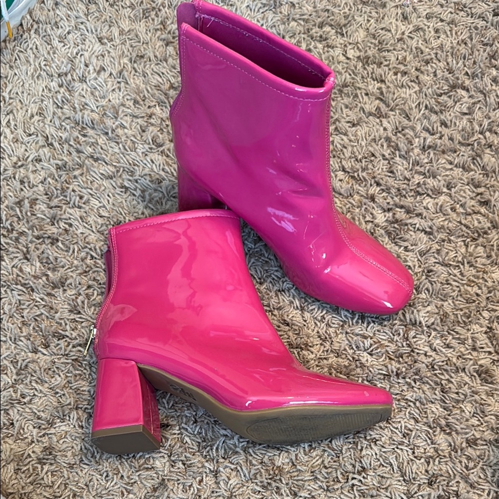 Vibrant Fuchsia Patent Leather Heeled Boots
